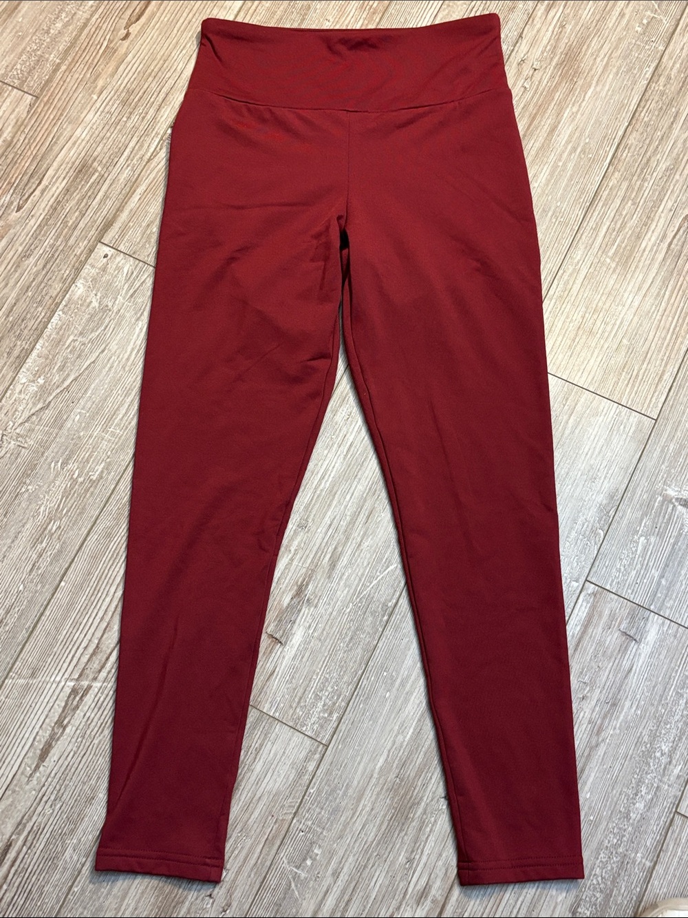 feathers Women's High-Rise Burgundy Leggings